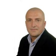 Από τις πρώτες κριτικές μου δημοσιευμένη στο εξαιρετικό περιοδικό ΕΝ ΧΡΩ που επιμελείτο ο Δρ. Ιατρός και καταξιωμένος συγγραφέας Χρήστος Ναούμ