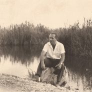 Τάκης Σινόπουλος, ένας διακεκριμένος ποιητής αποκαλύπτει την εικαστική πλευρά του αποδεικνύοντας ότι όλες οι Τέχνες συμβάλλουν σε μία.