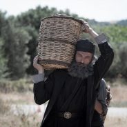 Ως απάντησις… σε χτυπήματα ανόητα, απρόκλητα, ανεδαφικά, ανερμάτιστα, ανυπόστατα, ανήκουστα από ανάξιους ανθρωποειδείς… άφες αυτοίς αν και οίδασιν τι ποιούσιν…